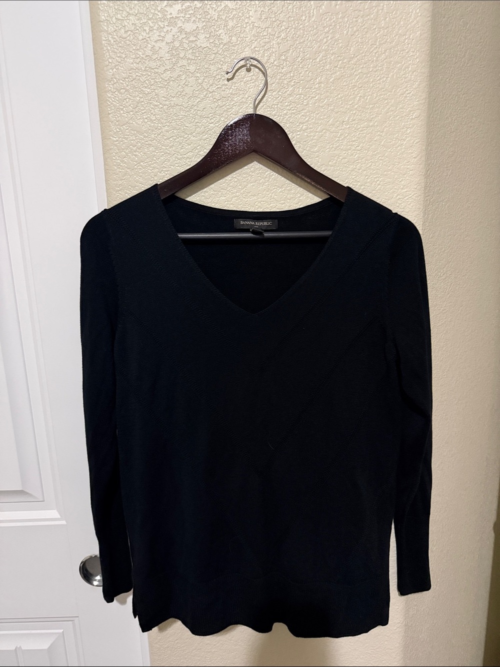 Banana Republic Black V-Neck Long Sleeve Sweater